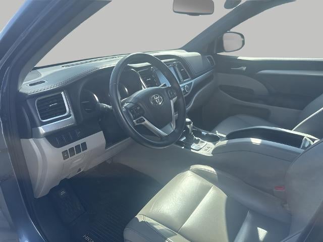 2016 Toyota Highlander Base