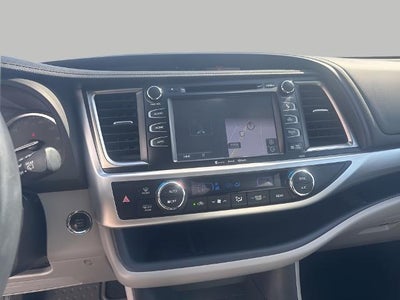 2016 Toyota Highlander Base