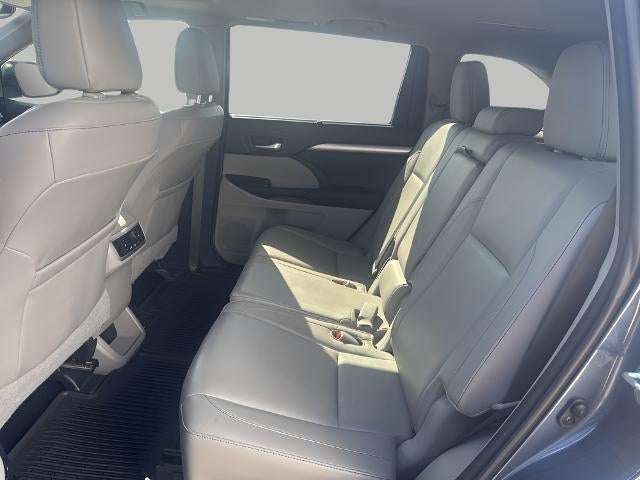 2016 Toyota Highlander Base