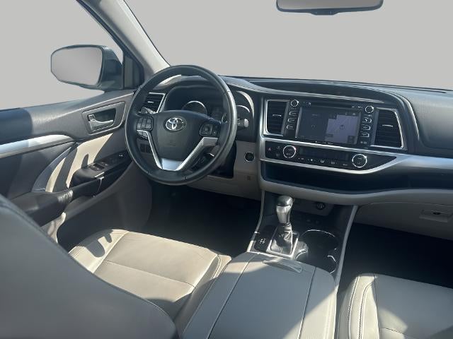 2016 Toyota Highlander Base