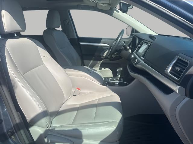 2016 Toyota Highlander Base