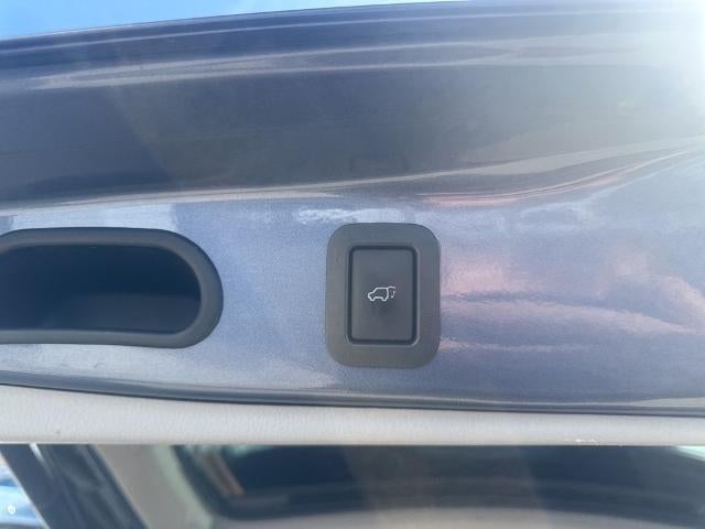 2016 Toyota Highlander Base