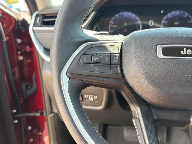 2023 Jeep Grand Cherokee L Laredo 4x4