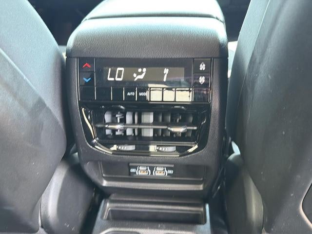 2023 Jeep Grand Cherokee L Laredo 4x4