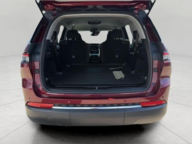 2023 Jeep Grand Cherokee L Laredo 4x4
