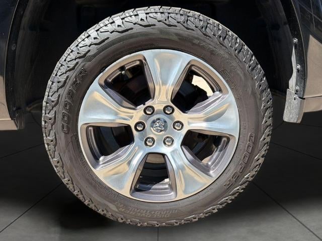 2019 RAM 1500 Laramie Crew Cab 4x4 5'7" Box