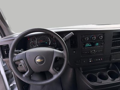 2025 Chevrolet Express Passenger 1LT