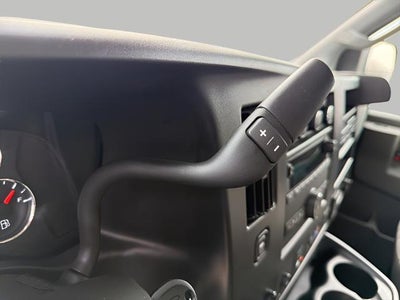2025 Chevrolet Express Passenger 1LT