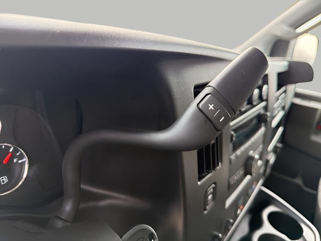 2025 Chevrolet Express Passenger 1LT