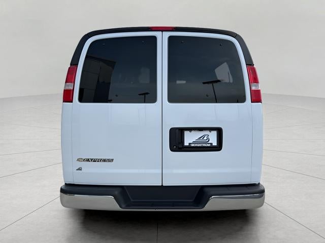 2025 Chevrolet Express Passenger 1LT