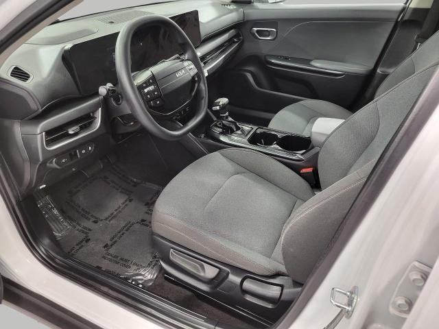 2025 Kia K4 LXS - Photo 37