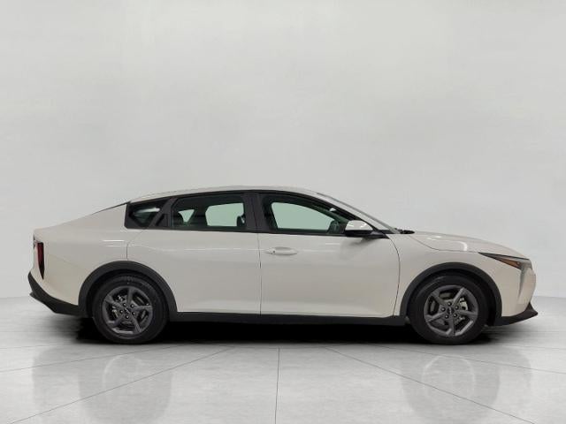2025 Kia K4 LXS - Photo 39