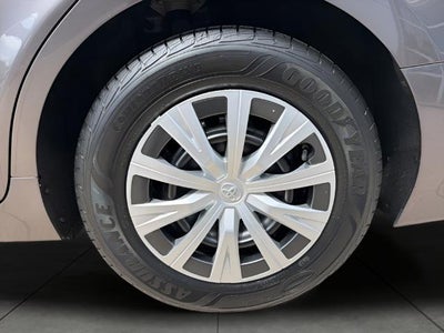 2019 Toyota Camry Hybrid LE