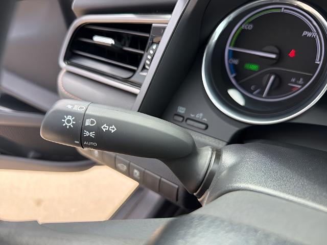 2019 Toyota Camry Hybrid LE
