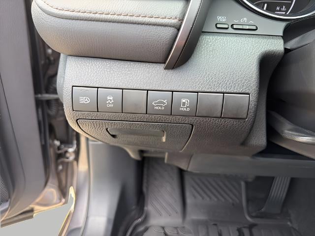 2019 Toyota Camry Hybrid LE